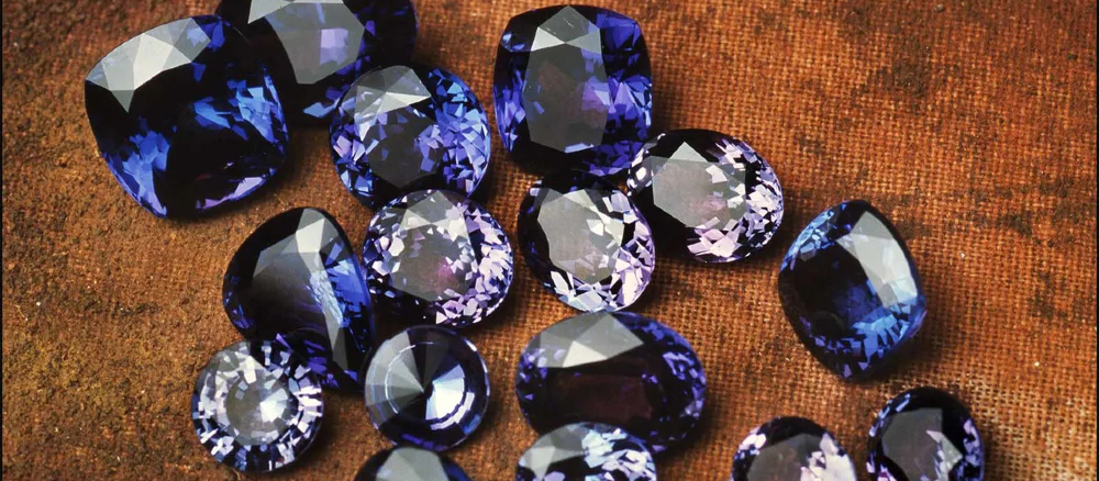 singapore jewellery rare coloured gemstones Tanzanite